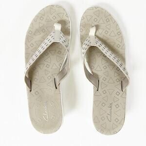 CLARKS Flip Flops Womens Size 11 Platform White Silver Low Wedge Sandal